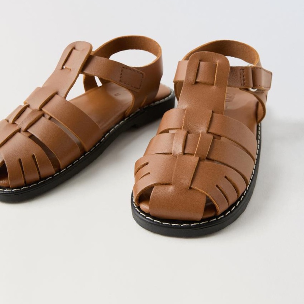 NWT Zara leather cage sandals kids size 7 (5.6 inches)